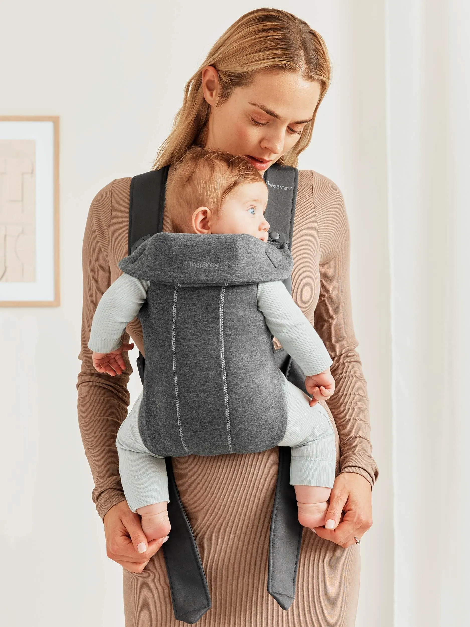 BabyBjörn Baby Carrier Mini – Adjustable, Easy-to-Use Ergonomic Carrier for Newborns and Infants (7-24 lbs)