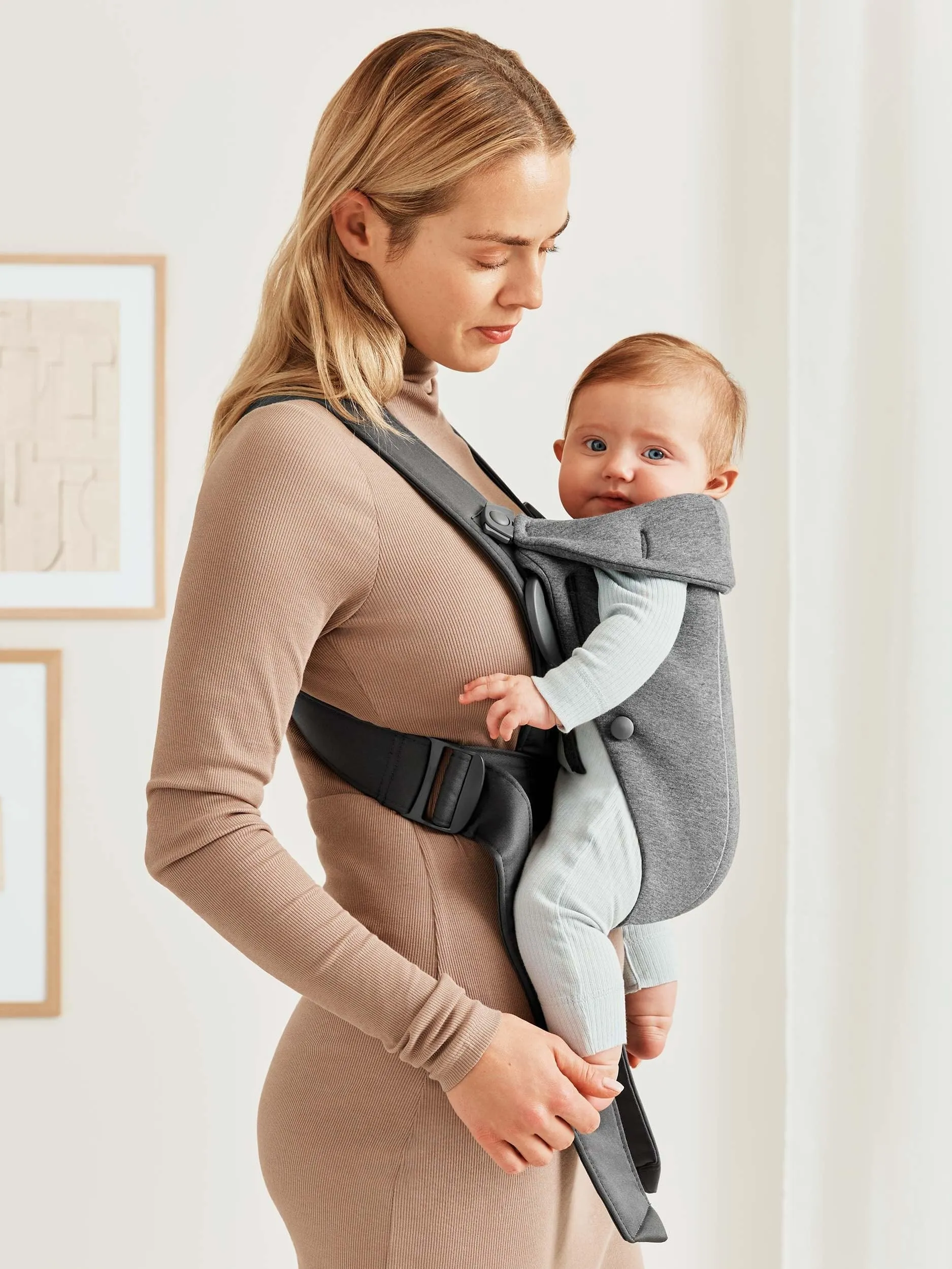 BabyBjörn Baby Carrier Mini – Adjustable, Easy-to-Use Ergonomic Carrier for Newborns and Infants (7-24 lbs)