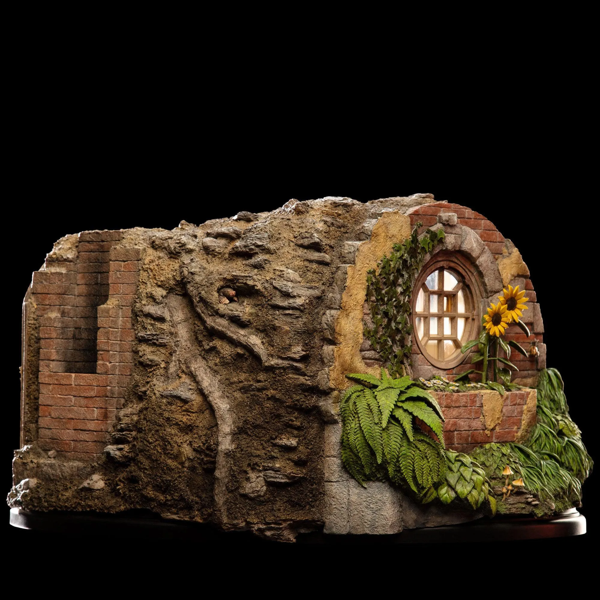 Bilbo Baggins in Bag End - Limited Edition