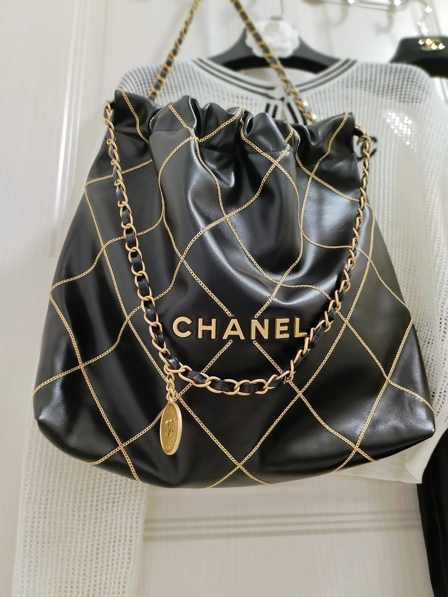 CC777 CHANEL 22 Bag / HIGHEST QUALITY VERSION / Small/Medium