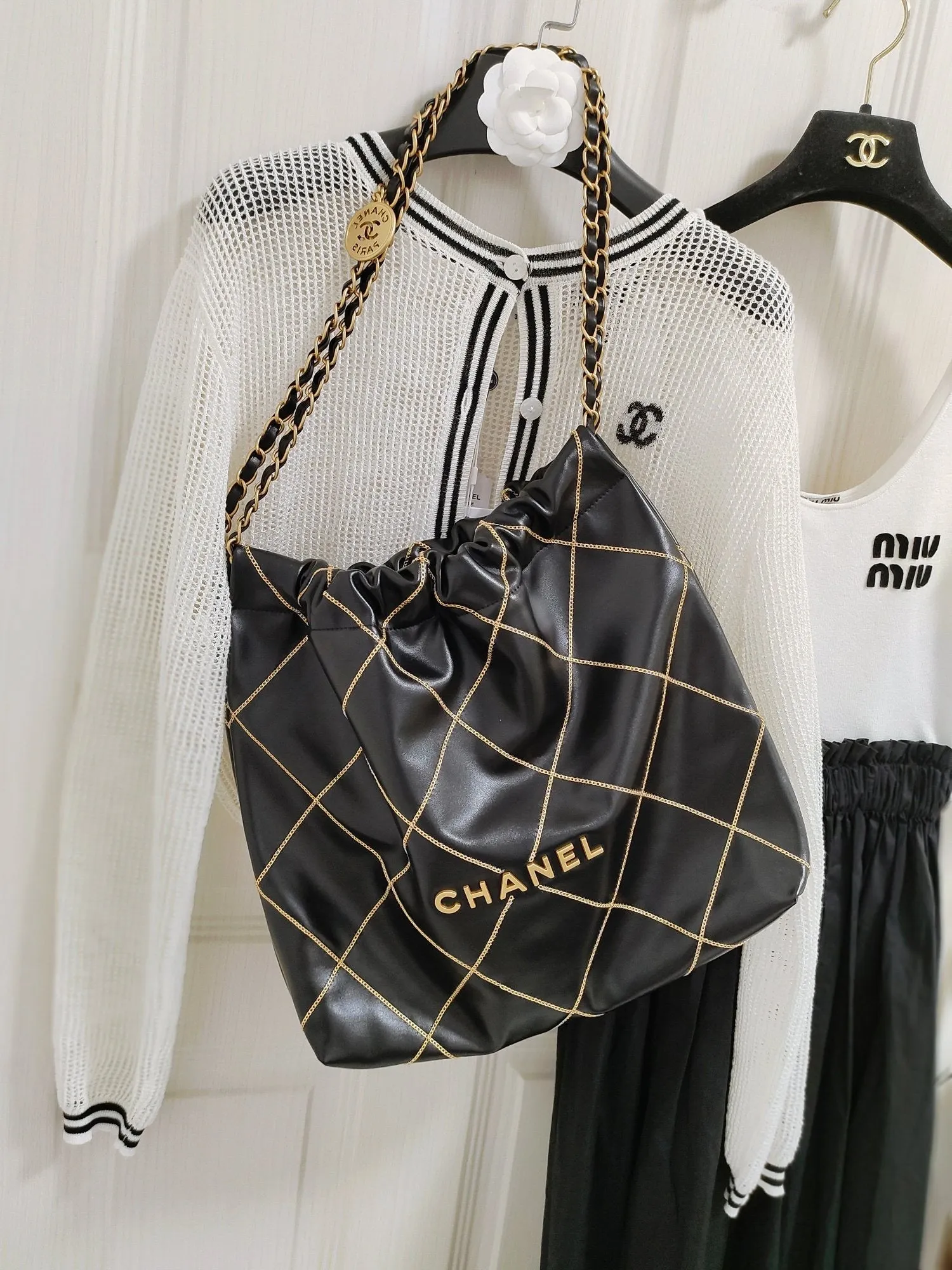 CC777 CHANEL 22 Bag / HIGHEST QUALITY VERSION / Small/Medium